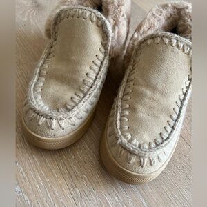 Blondo Waterproof Women's Aria Slip On Booties
Size 7,5